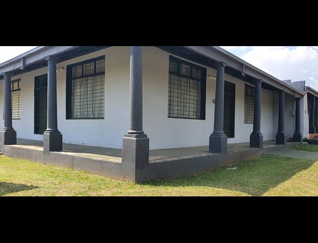 4 BEDROOM HOUSE FOR SALE IN HEIDELBERG INDUSTRIAL